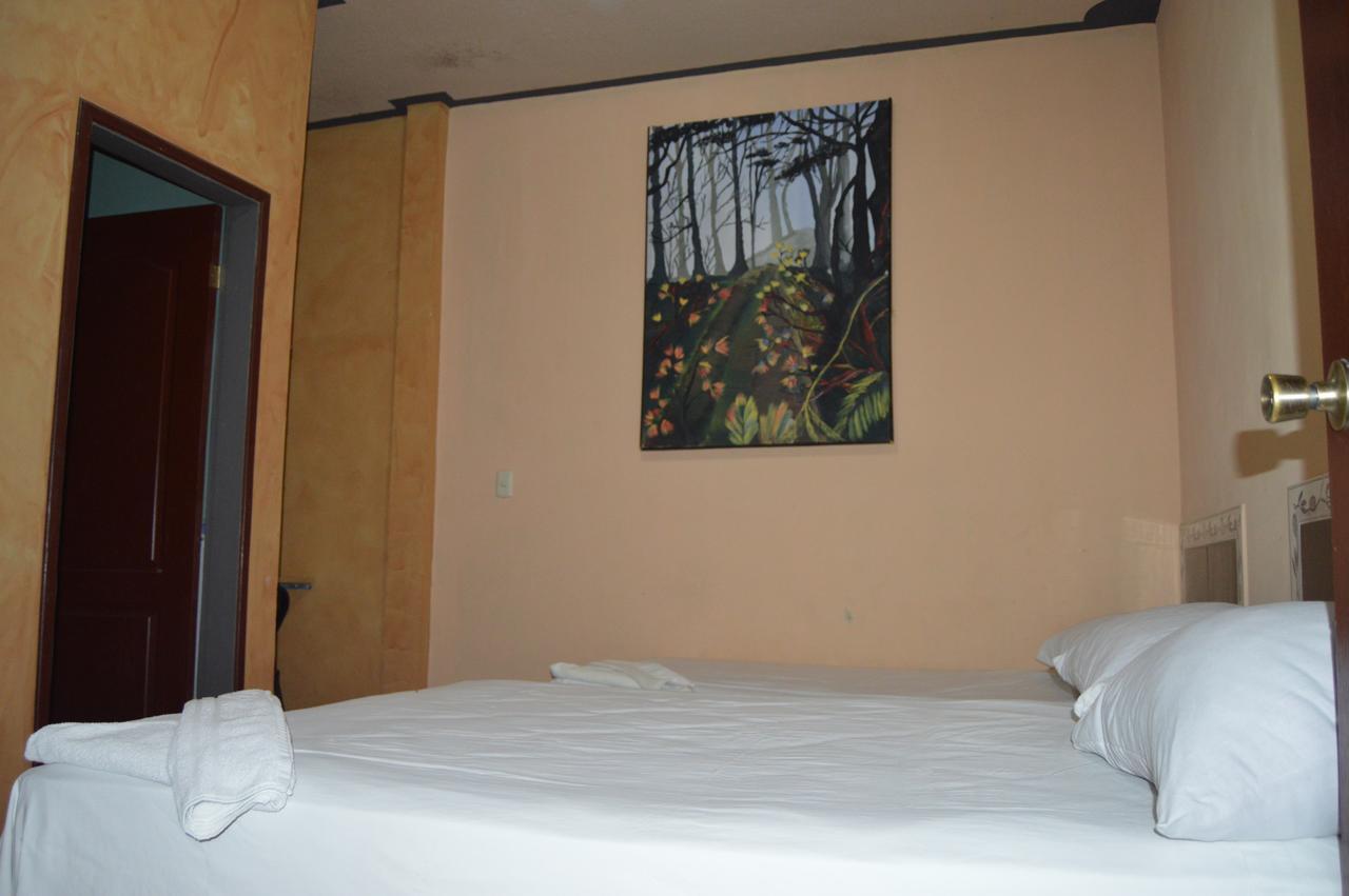 Hotel Escalon Santa Rosa de Copan Exterior photo